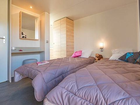 MOBILHOME 4 personnes - Ultimate | 2 Ch. | 4 Pers. | Terrasse surélevée | 2 SDB | Clim. | TV