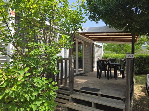 MOBILHOME 4 personnes - Ultimate | 2 Ch. | 4 Pers. | Terrasse surélevée | 2 SDB | Clim. | TV