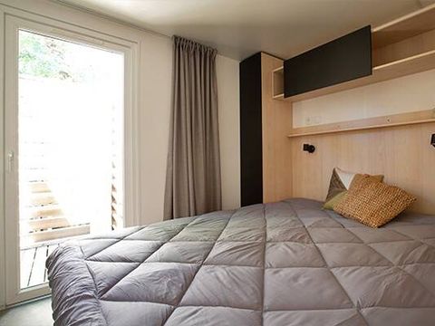 MOBILHOME 6 personnes - Mobil-home | Premium Exclusive | 3 Ch. | 6 Pers. | Terrasse surélevée | Douche tropicale | Clim. | TV