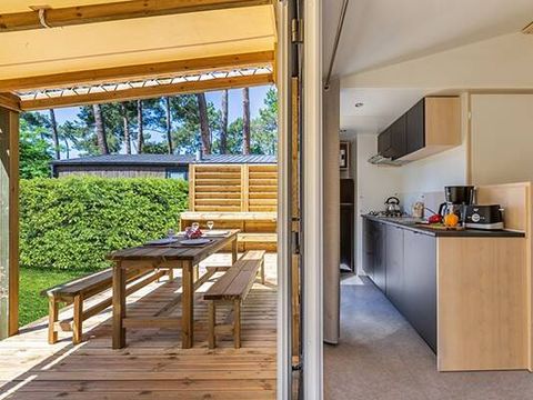MOBILHOME 6 personnes - Mobil-home | Premium Exclusive | 3 Ch. | 6 Pers. | Terrasse surélevée | Douche tropicale | Clim. | TV