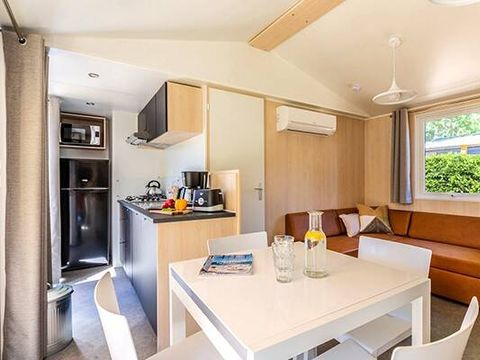 MOBILHOME 6 personnes - Mobil-home | Premium Exclusive | 3 Ch. | 6 Pers. | Terrasse surélevée | Douche tropicale | Clim. | TV