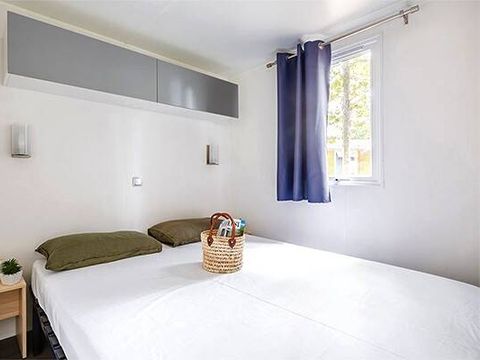 MOBILHOME 4 personnes - Premium | 2 Ch. | 4 Pers. | Terrasse surélevée | Clim. | TV