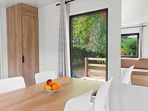 MOBILHOME 4 personnes - Premium | 2 Ch. | 4 Pers. | Terrasse surélevée | Clim. | TV