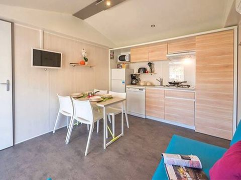 MOBILHOME 4 personnes - Ultimate | 2 Ch. | 4 Pers. | Terrasse surélevée | Jacuzzi | 2 SDB | Clim. | TV