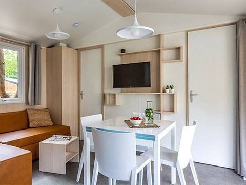 MOBILHOME 4 personnes - Mobil-home | Ultimate | 2 Ch. | 4 Pers. | Terrasse Couverte | Douche tropicale | Clim. | TV