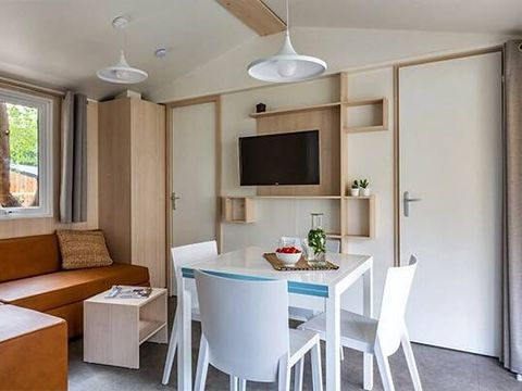 MOBILHOME 4 personnes - Mobil-home | Ultimate | 2 Ch. | 4 Pers. | Terrasse surélevée | Jacuzzi | Douche tropicale | Clim. | TV