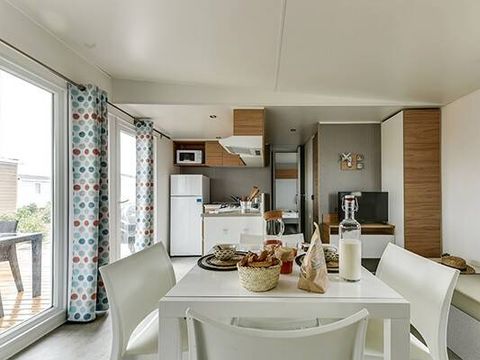 MOBILHOME 6 personnes - Mobil-home | Ultimate | 3 Ch. | 6 Pers. | Terrasse surélevée | 2 SDB | Clim. | TV