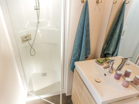 Mobilhome 6 personnes - Comfort XL | 3 Ch. | 6 Pers. | Terrasse surélevée | Clim.