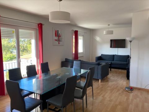 APPARTEMENT 10 personnes - 4 chambres - au 1er étage d'une maison