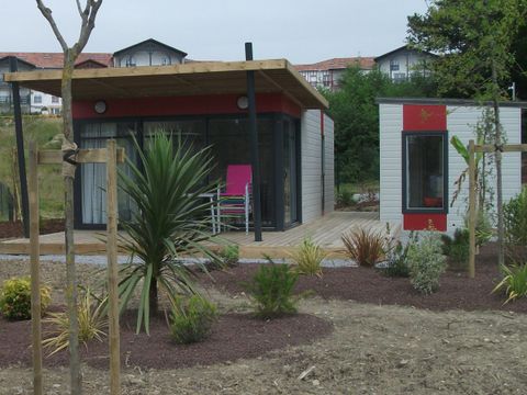 CHALET 6 personnes - ATLANTIS GRIS + 1 suite parentale dans un chalet séparé