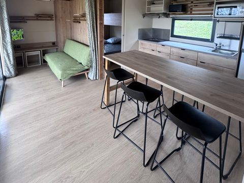 CHALET 6 personnes - ENBATA  4/6 personnes - séjour et terrasse  XL 