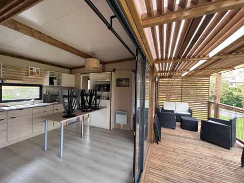 CHALET 6 personnes - ENBATA  4/6 personnes - séjour et terrasse  XL 