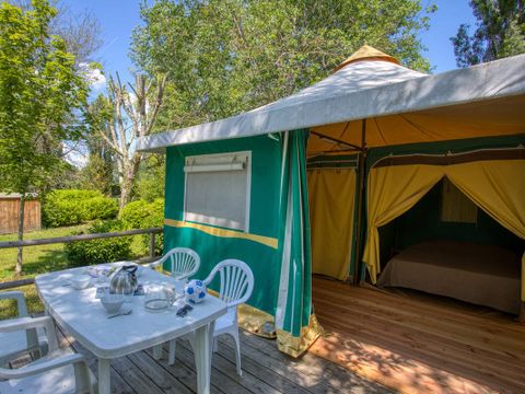 BUNGALOW TOILÉ 4 personnes - MEUBLÉ sur terrasse sans sanitaires 16 m²
