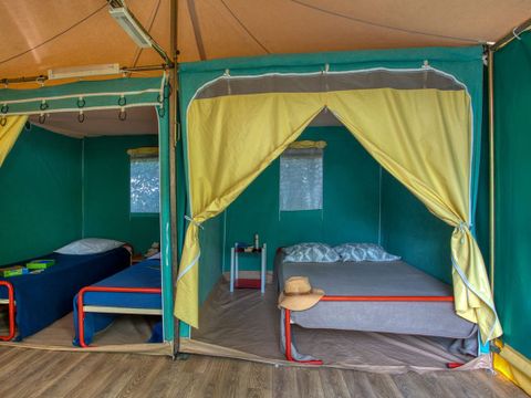 BUNGALOW TOILÉ 4 personnes - MEUBLÉ sur terrasse sans sanitaires 16 m²