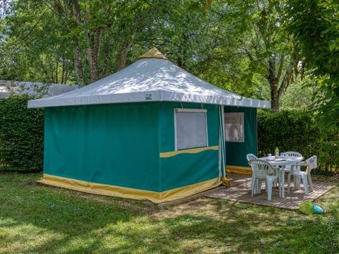 BUNGALOW TOILÉ 4 personnes - MEUBLÉ sans sanitaires 16 m²