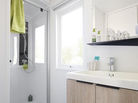 Mobilhome 4 personnes - Luxe Lo77 30m² 2 chambres 1 Salle de bain