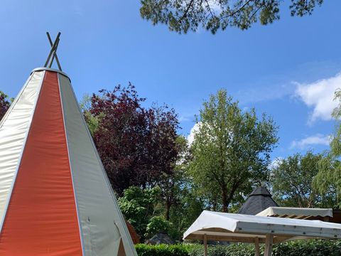 Hébergement 4 personnes - Tipi