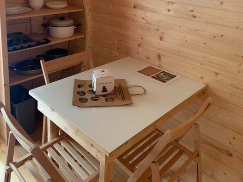 HÉBERGEMENT INSOLITE 3 personnes - BAREL  (sans douche)