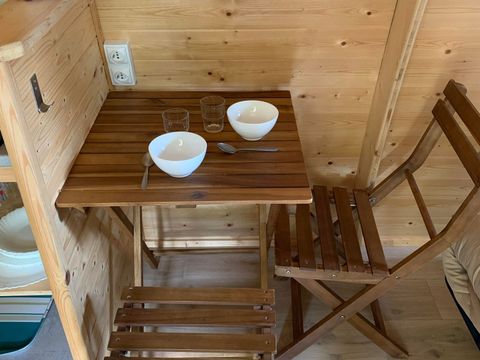 HÉBERGEMENT INSOLITE 2 personnes - Pod 2 pers. - 1 lit double - avec WC et SDB