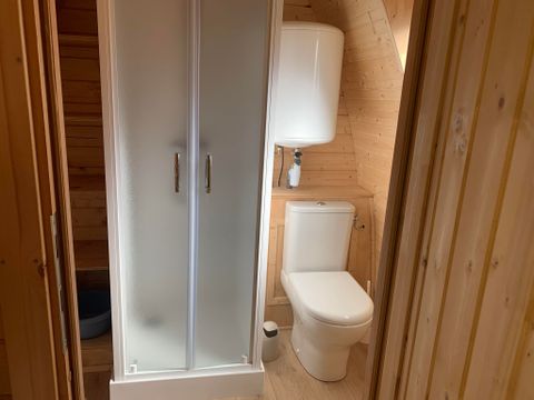 HÉBERGEMENT INSOLITE 2 personnes - Pod 2 pers. - 1 lit double - avec WC et SDB
