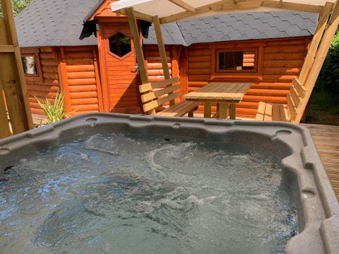 HÉBERGEMENT INSOLITE 8 personnes - Kota 6/8 Pers. LUXE - avec Spa privatif