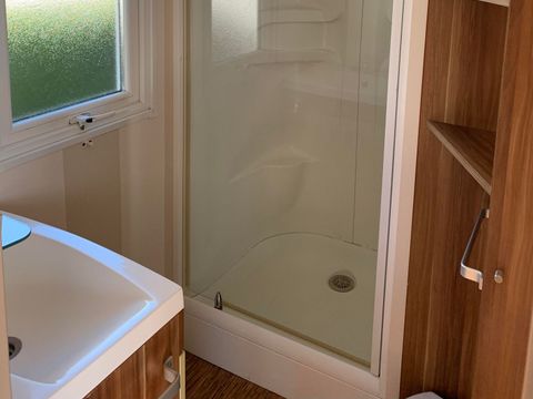 MOBILHOME 5 personnes - 5 pers. nuitée - Entrée de gamme - 2 chambres, SAMEDI