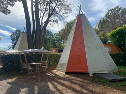 Hébergement 4 personnes - Tipi 4 pers. - 2 chambres - avec WC et SDB-NUITEE