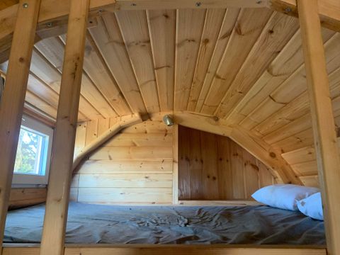 Hébergement 4 personnes - Pod 4 pers. - 1 chambre et 1 lit double en mezzanine - avec WC et SDB-NUITEE