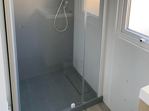 Mobilhome 6 personnes - 4/6 pers. CONFORT - Terrasse couverte - 2 chambres, 1 convertible - NUITEE