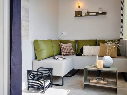 Mobilhome 14 personnes - 5 chambres (+ 1 convertible) - Terrasse couverte
