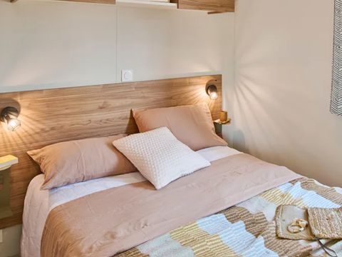 Mobilhome 14 personnes - 5 chambres (+ 1 convertible) - Terrasse couverte