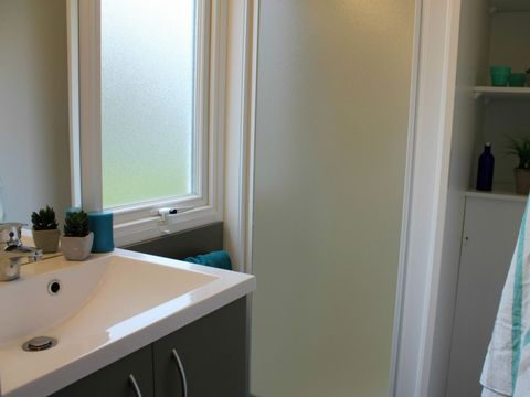 MOBILHOME 6 personnes - ESSENTIEL 27 m² MOBILHOME 6 personnes - ESSENTIEL 27 m²