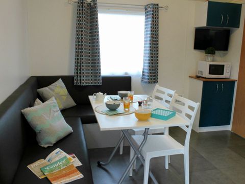 MOBILHOME 6 personnes - ESSENTIEL 27 m² MOBILHOME 6 personnes - ESSENTIEL 27 m²