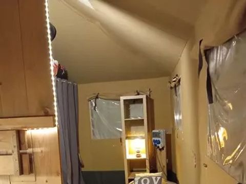 TENTE TOILE ET BOIS 7 personnes