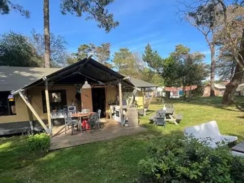 TENTE TOILE ET BOIS 7 personnes