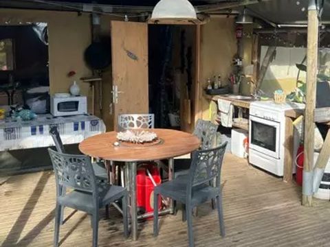 TENTE TOILE ET BOIS 7 personnes