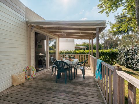 MOBILHOME 2 personnes - Confort 20 m² (1 chambre) terrasse couverte + TV