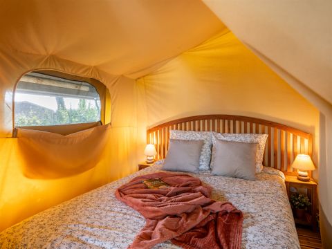 Tente en toile et en bois 4 personnes - Jungle Lodge 2 chambres terrasse couverte 34 m²