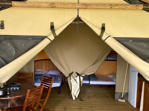 Tente en toile et en bois 4 personnes - Jungle Lodge 2 chambres terrasse couverte 34 m²