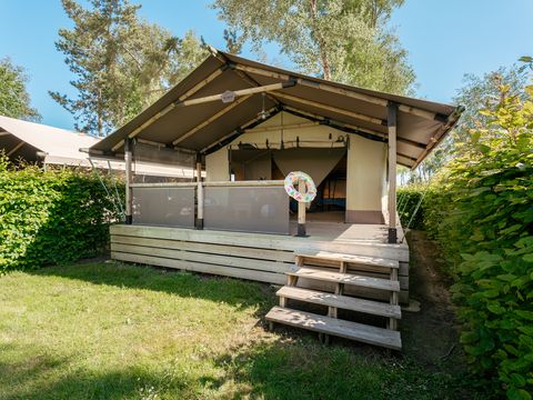 Tente en toile et en bois 4 personnes - Jungle Lodge 2 chambres terrasse couverte 34 m²