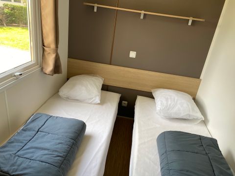 MOBILHOME 6 personnes - Standard 35m² (3 chambres) avec terrasse couverte + TV