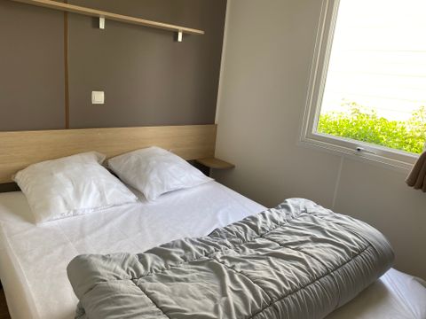 Mobilhome 6 personnes - Mobilhome Standard 35m² (3 chambres) avec terrasse couverte + TV