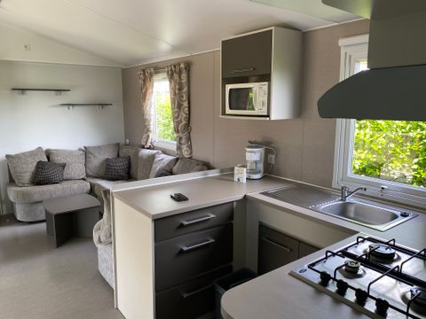 MOBILHOME 6 personnes - Premium 40 m² (3 chambres, 2 salles de bain) avec terrasse couverte + TV