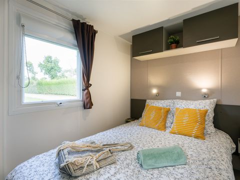 MOBILHOME 6 personnes - Premium 40 m² (3 chambres, 2 salles de bain) avec terrasse couverte + TV