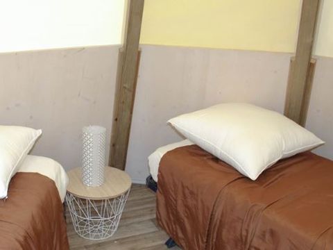 HÉBERGEMENT INSOLITE 4 personnes - TIPI 4
