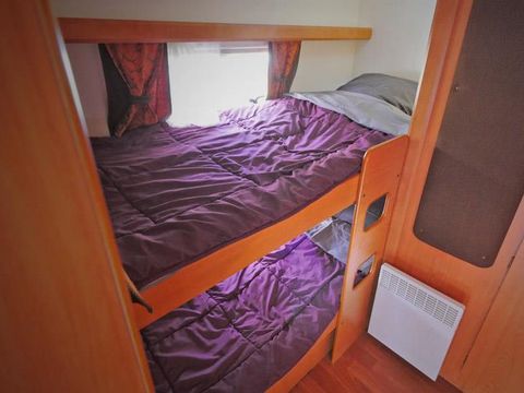 CARAVANE 4 personnes - 25 m2 sans sanitaires