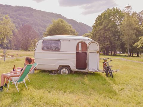 CARAVANE 2 personnes - Petite caravane vintage au milieu du Domaine
