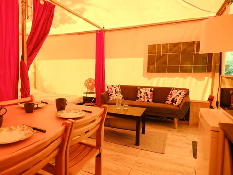 BUNGALOW TOILÉ 4 personnes - des bois