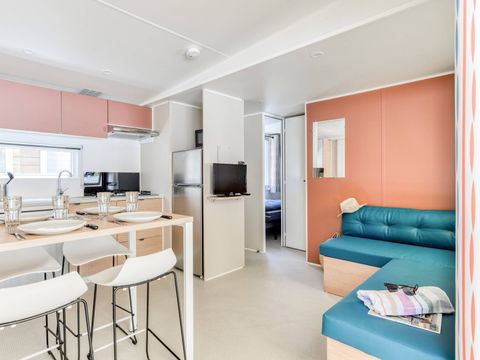 MOBILHOME 6 personnes - Premium | 3 Ch. | 6 Pers. | Terrasse Lounge | Clim. | TV