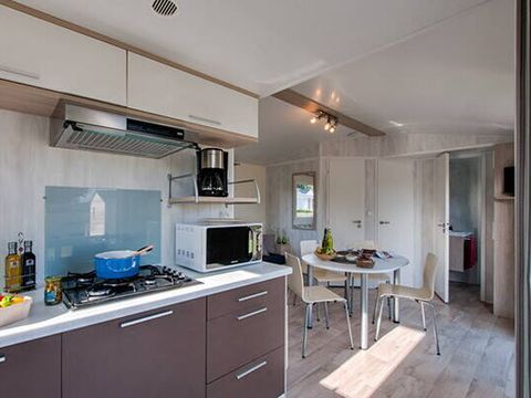 MOBILHOME 4 personnes - Comfort | 2 Ch. | 4 Pers. | Terrasse surélevée non couverte | TV